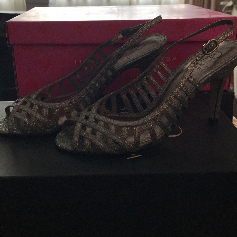 Adrianna papell heels